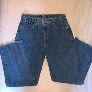 Slightly wide leg And cropped jeans.